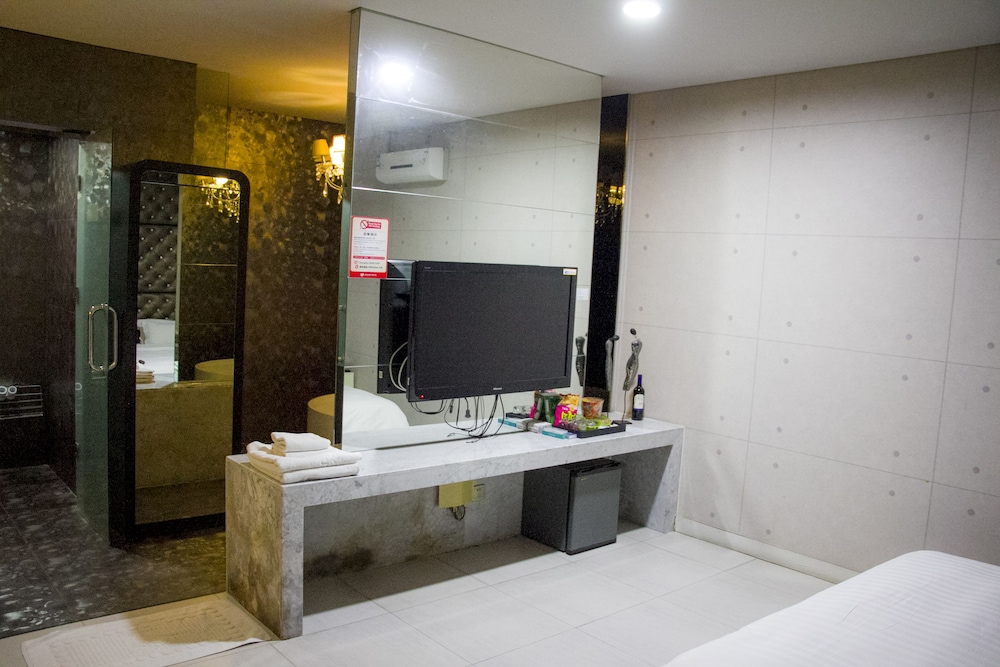Qingdao Hengbo Hotel 28/29