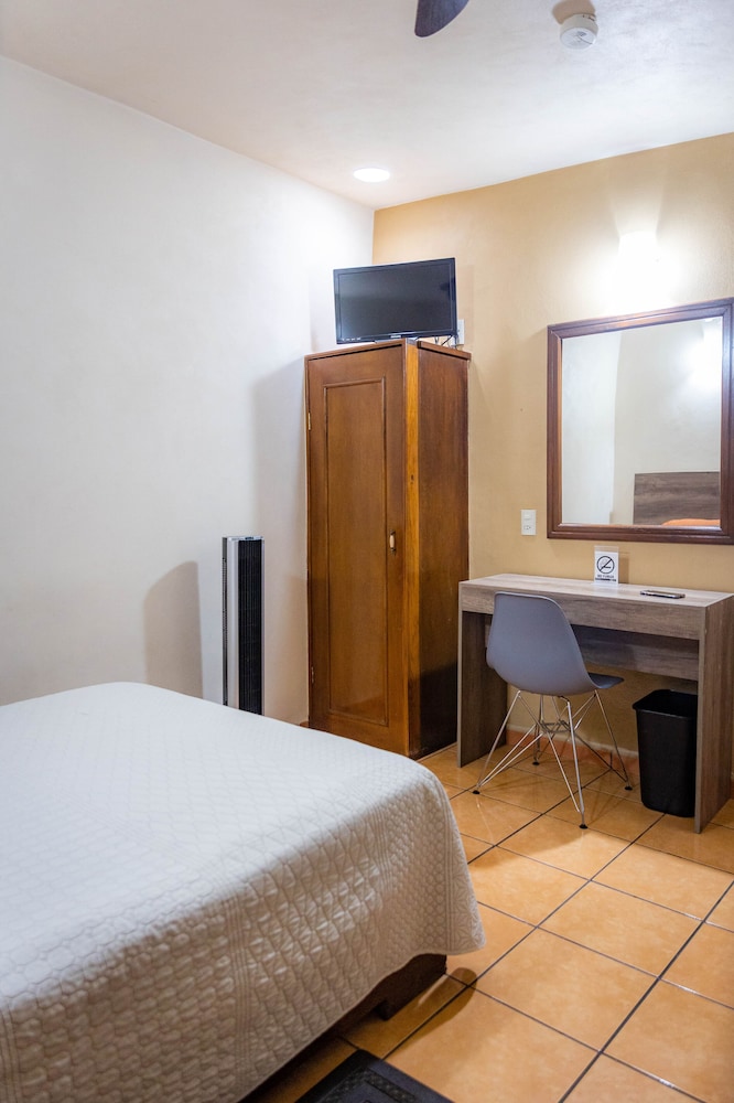 Hotel Estefania 13/45