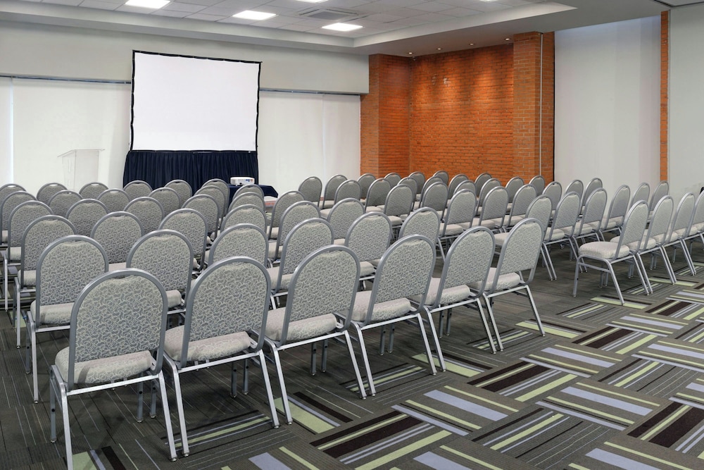 Hotel Guadalajara Country Club by HNF 39/49