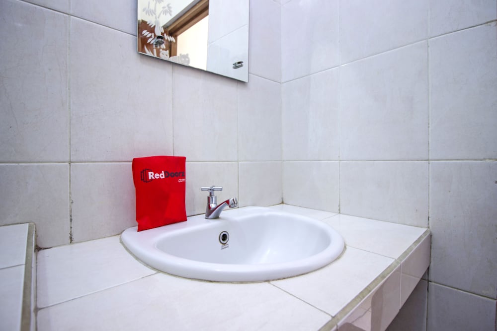 Reddoorz Plus At Wastu Kencana 13/28