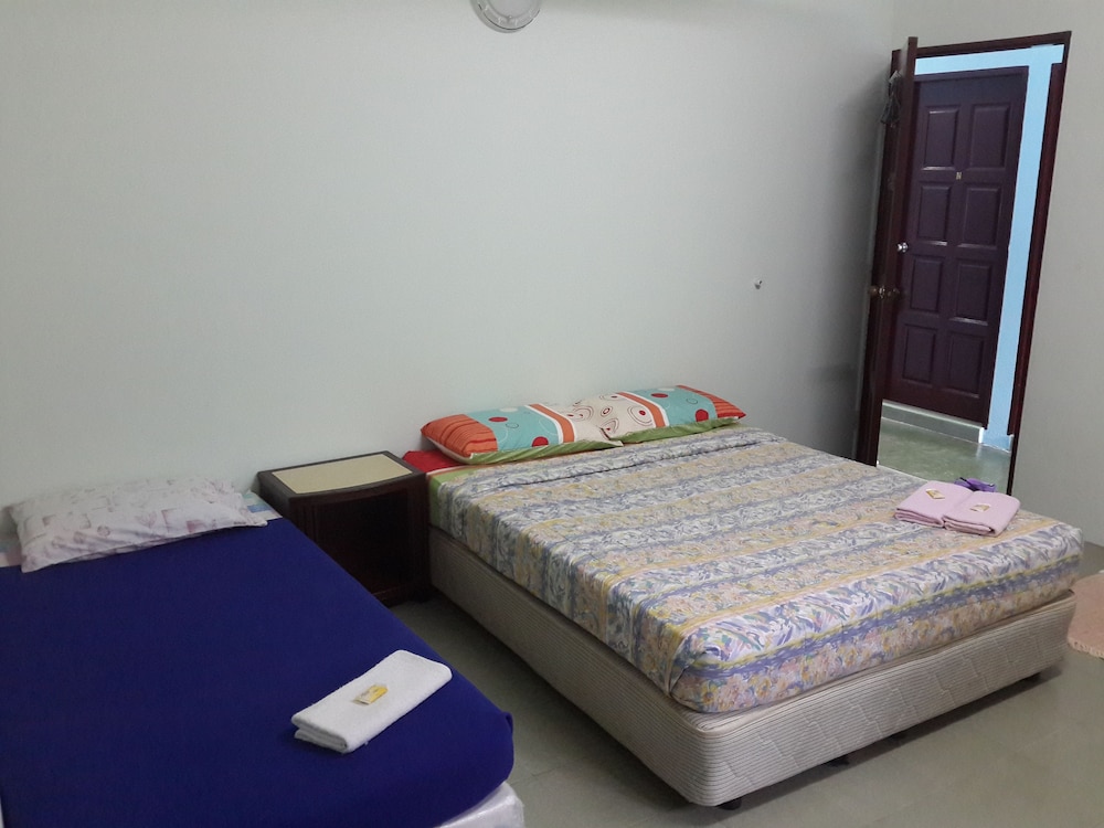 Budget Beach Resort 11/20