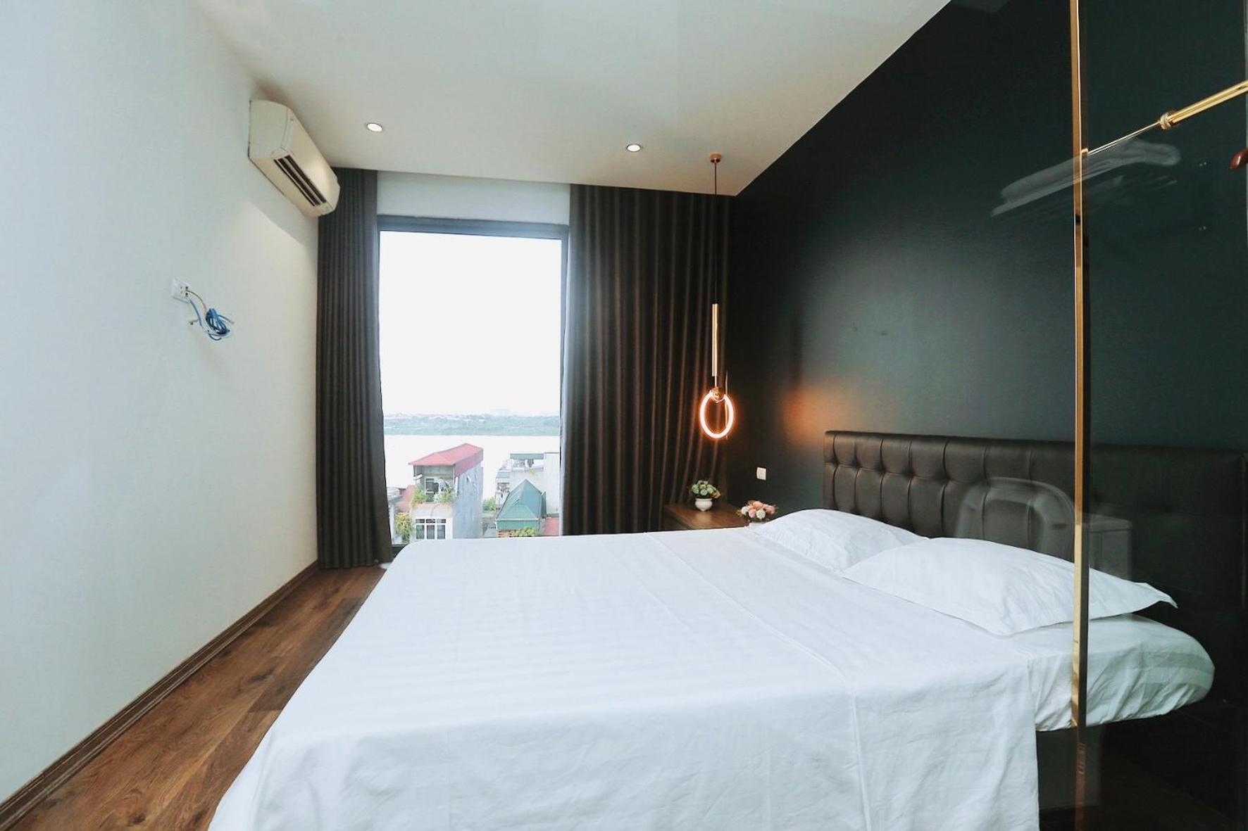 BH Riverside Hotel 27/43