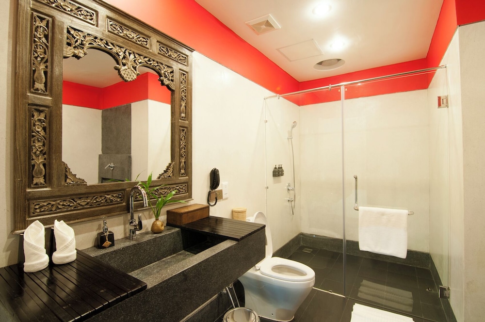 La Rose Suites 50/50