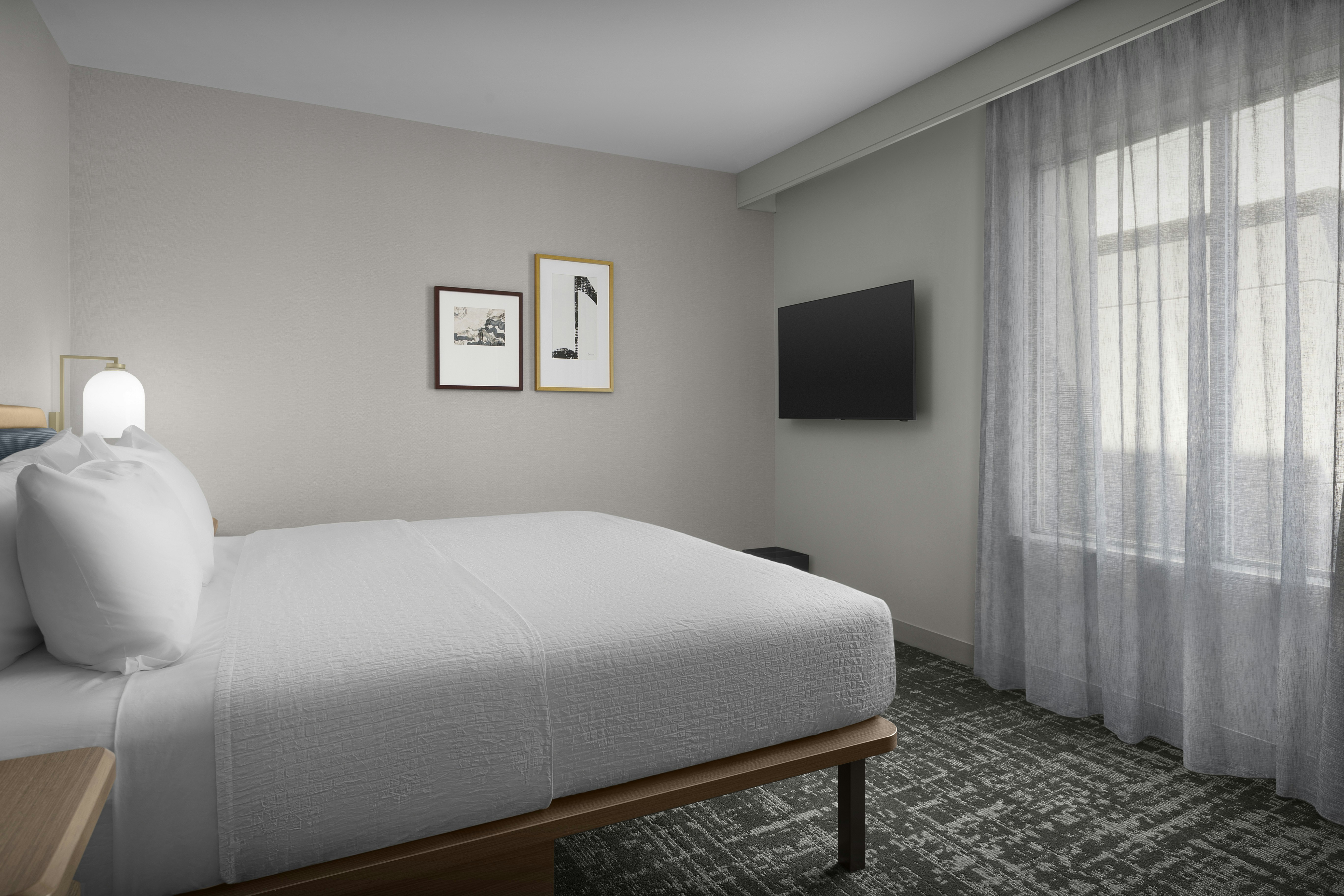 EFFICIENCY, SUITE, KING BED