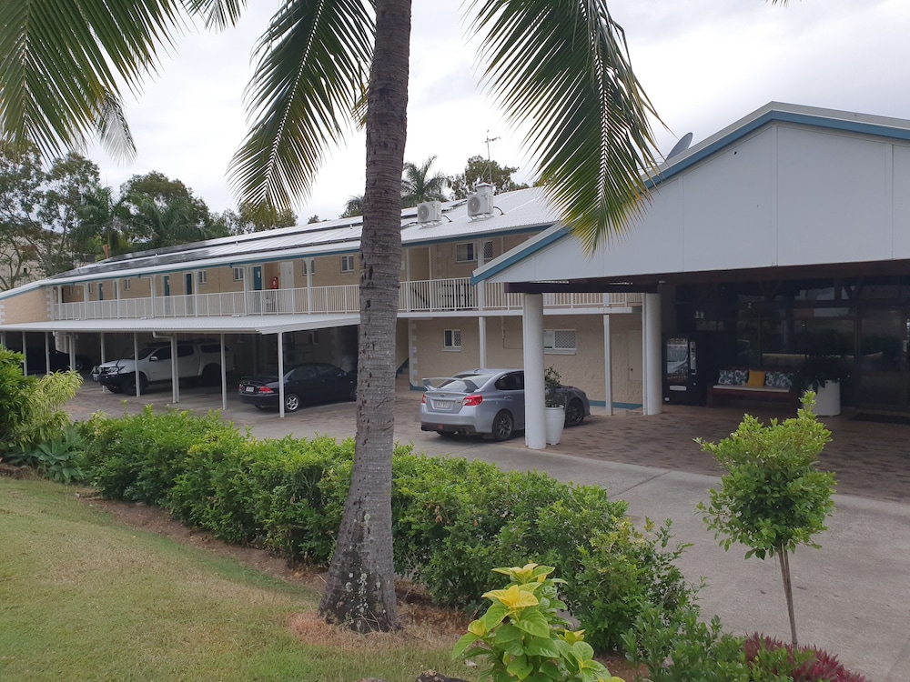 Colonial Palms Motor Inn 2/67