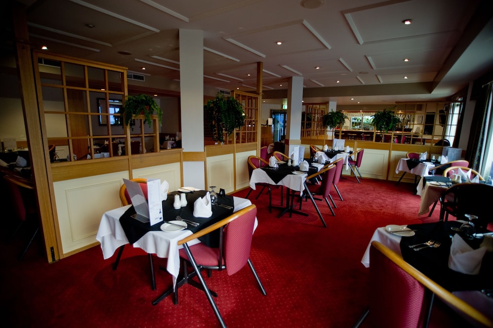 Centrepoint Motor Inn 17/19