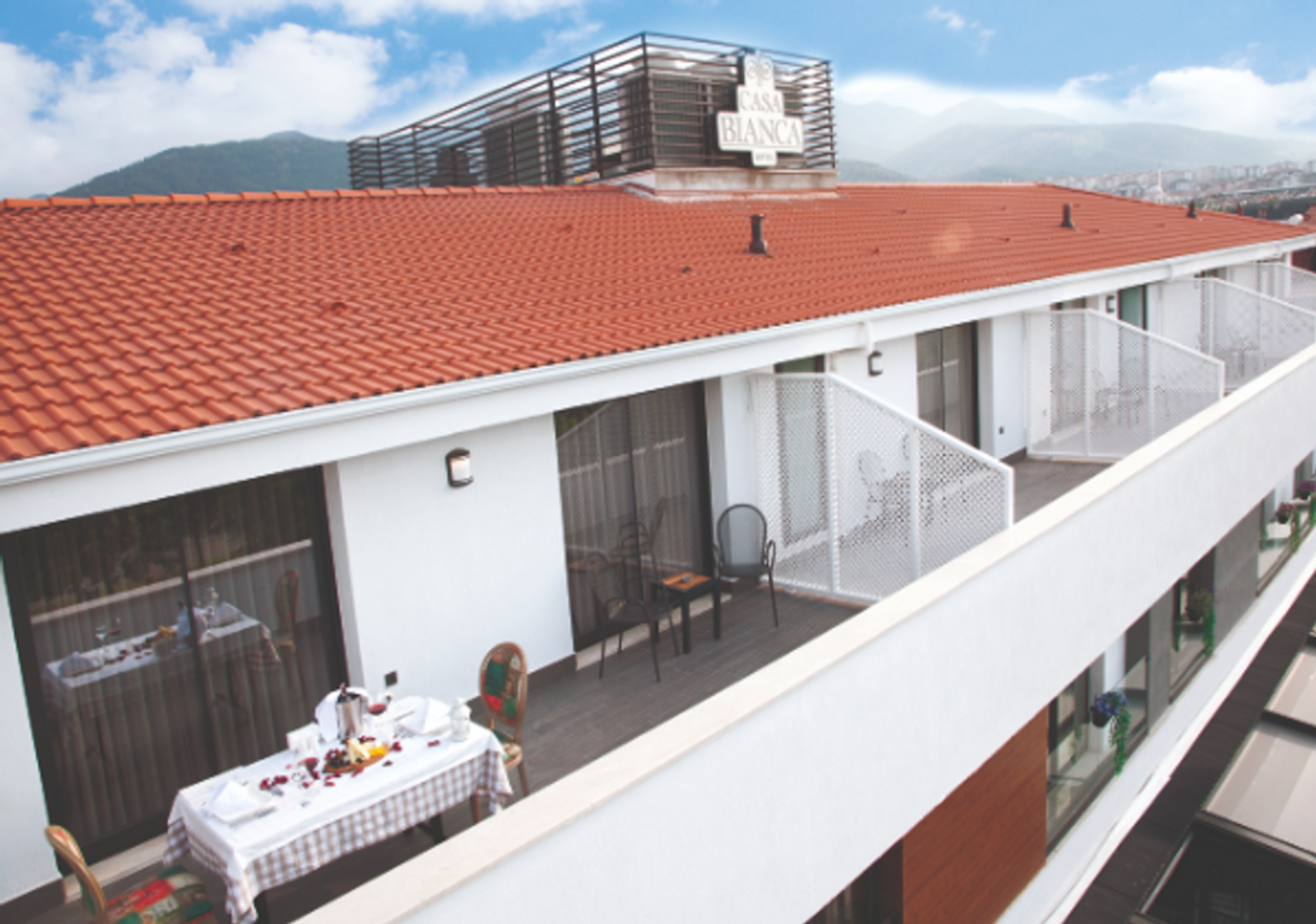 Casa Bianca Hotel 7/77