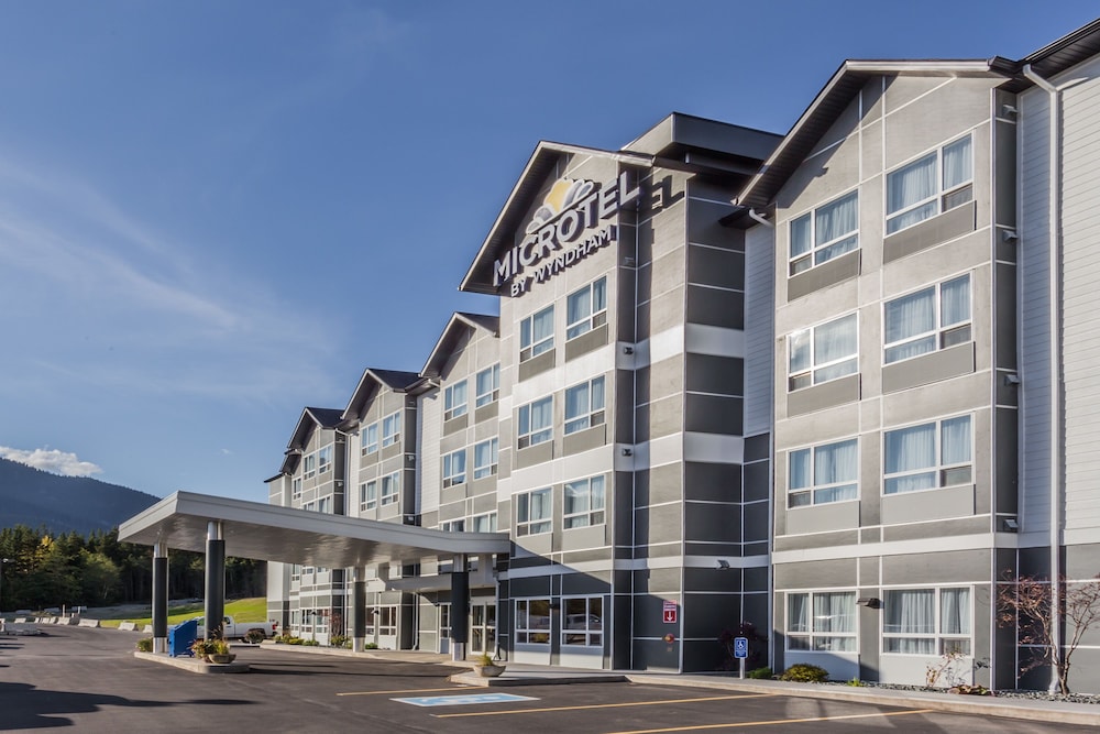 Microtel Inn & Suites by Wyndham Oyster Bay 4/56
