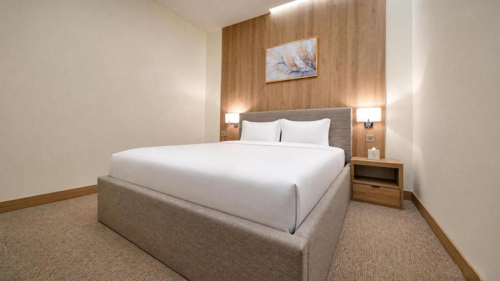 BAZ Hotel 26/73