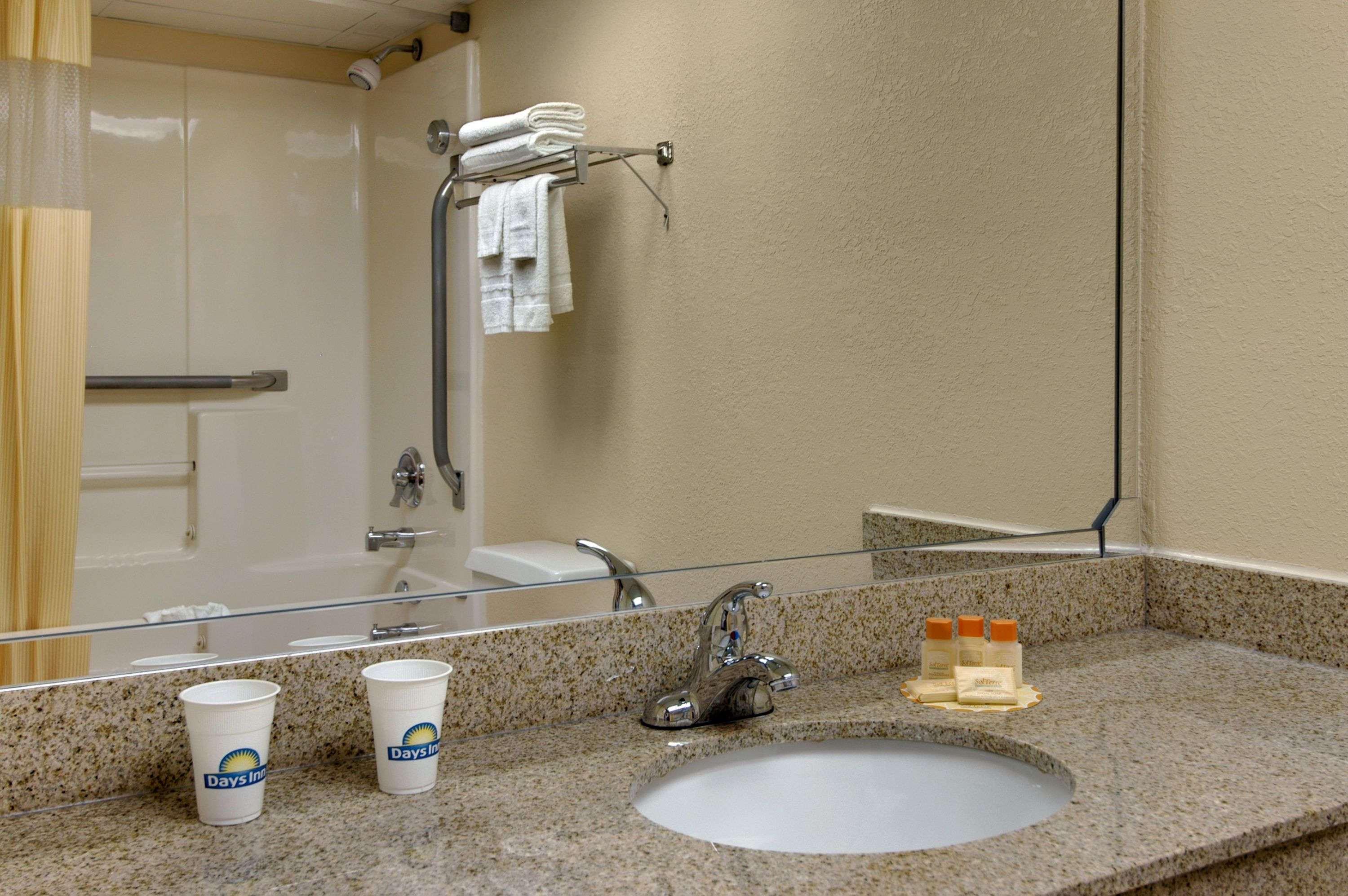 Days Inn by Wyndham Hillsborough 40/40