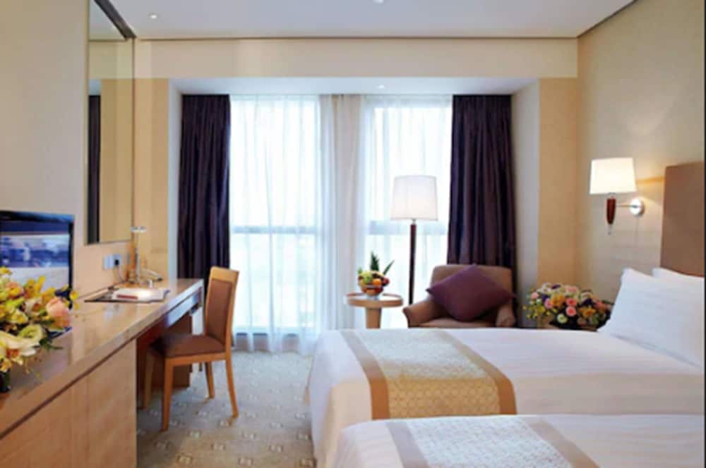Regal Jinfeng 9/56