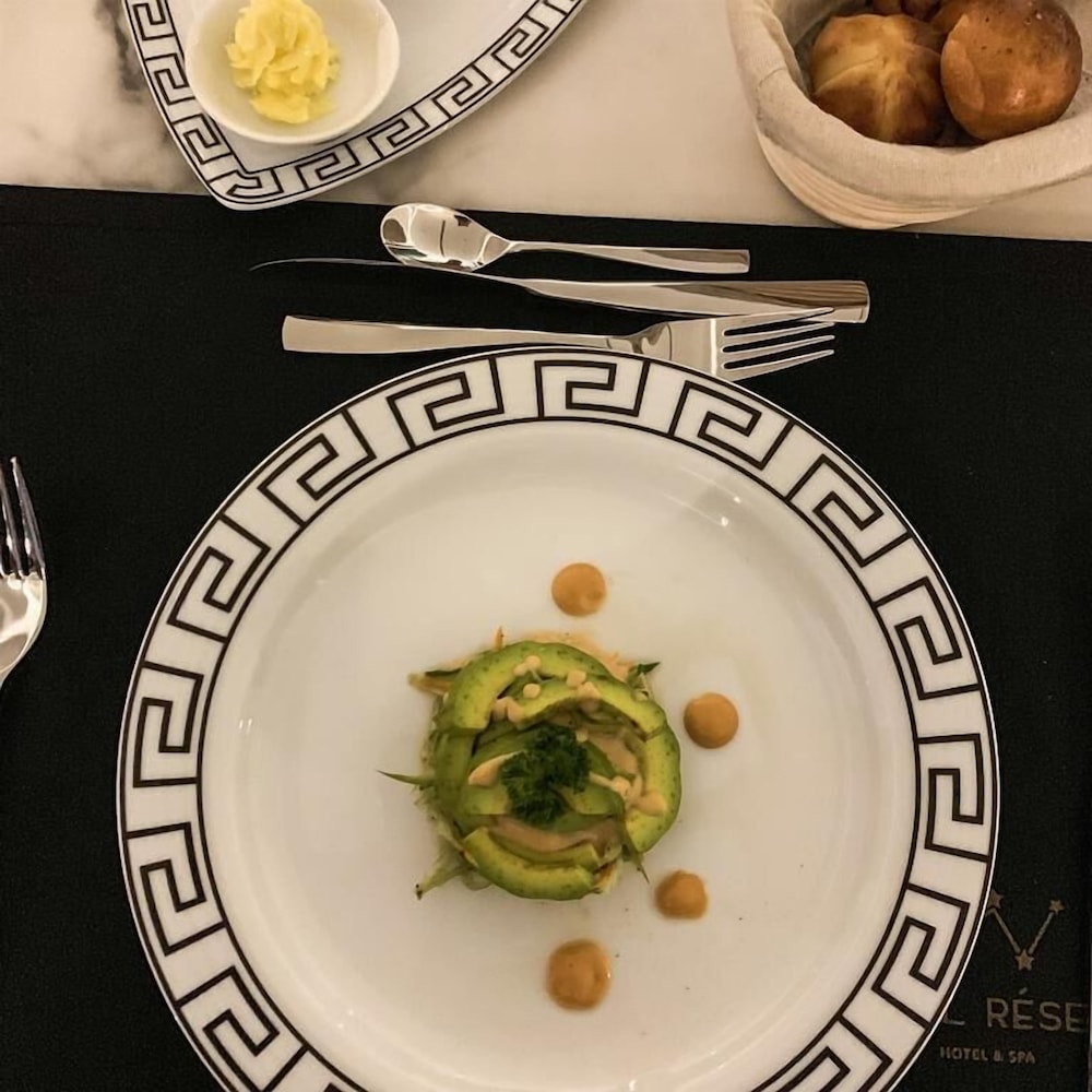 Regal Reseau Hotel & Spa 20/40