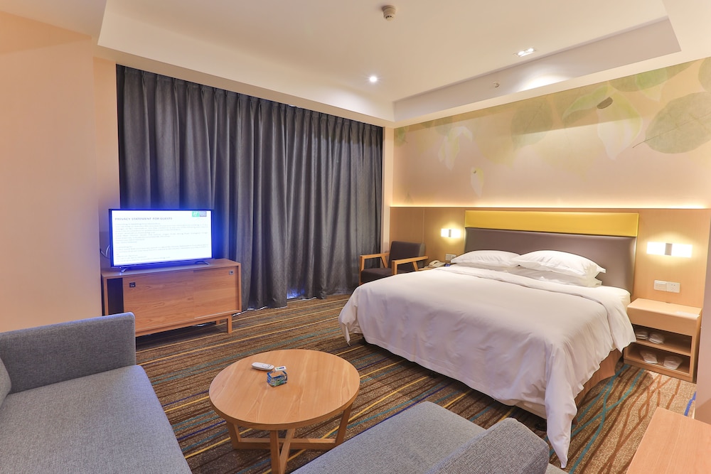 HOLIDAY INN EXPRESS EMEI MOUNTAIN 12/69