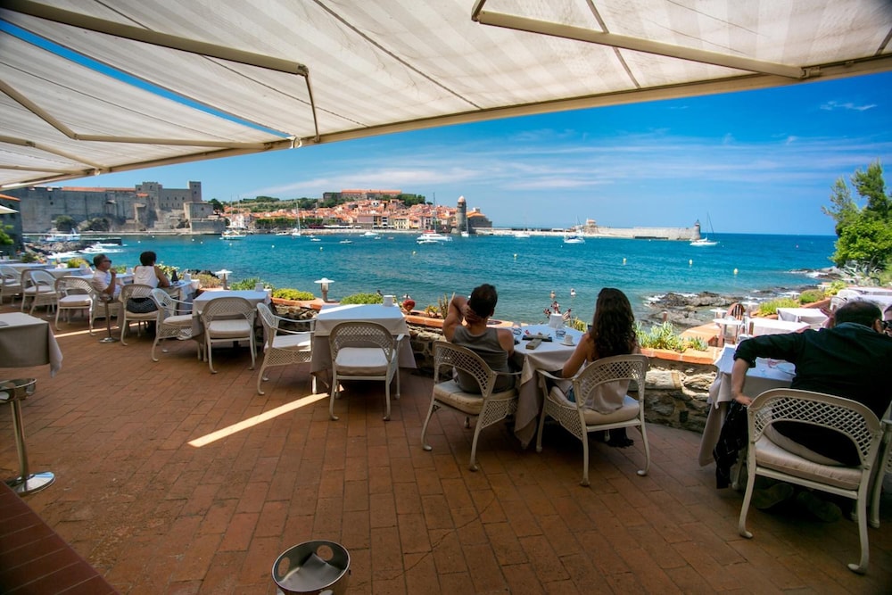 Le Relais Des Trois Mas 40/44