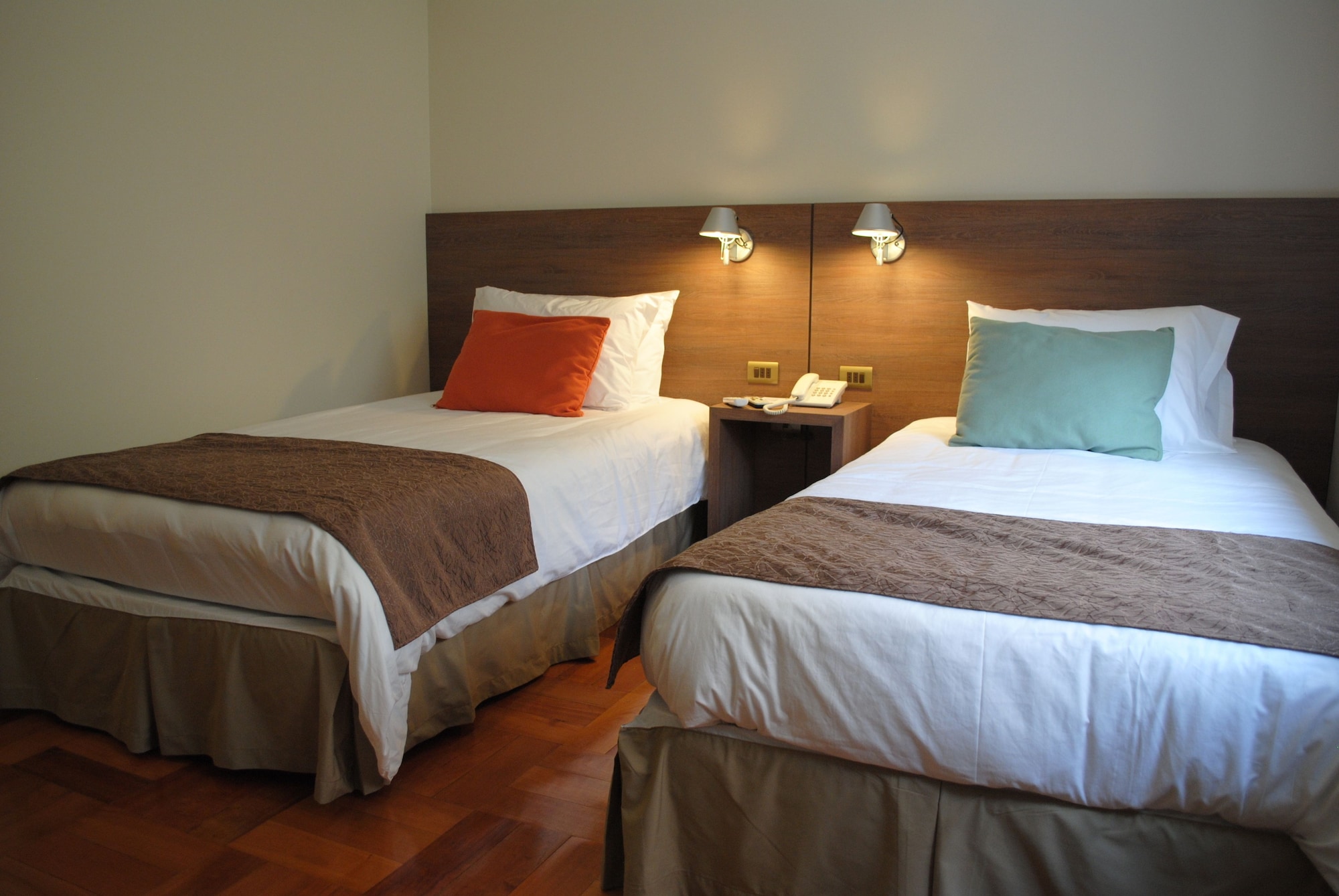 SUPERIOR, TWIN BEDS