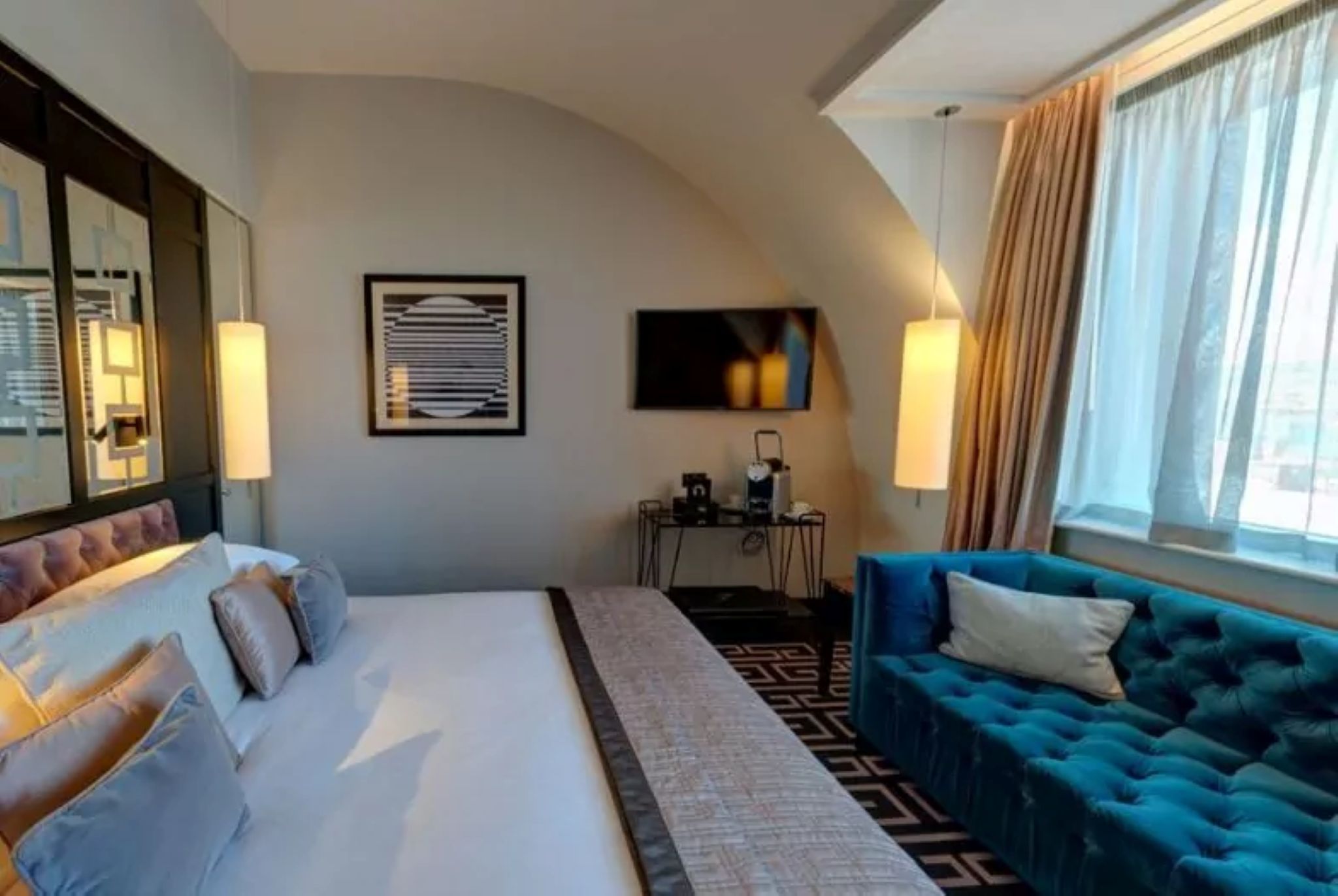 Room, King Bed, City View