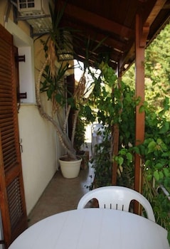 Helena Studios Kefalonia 10/24