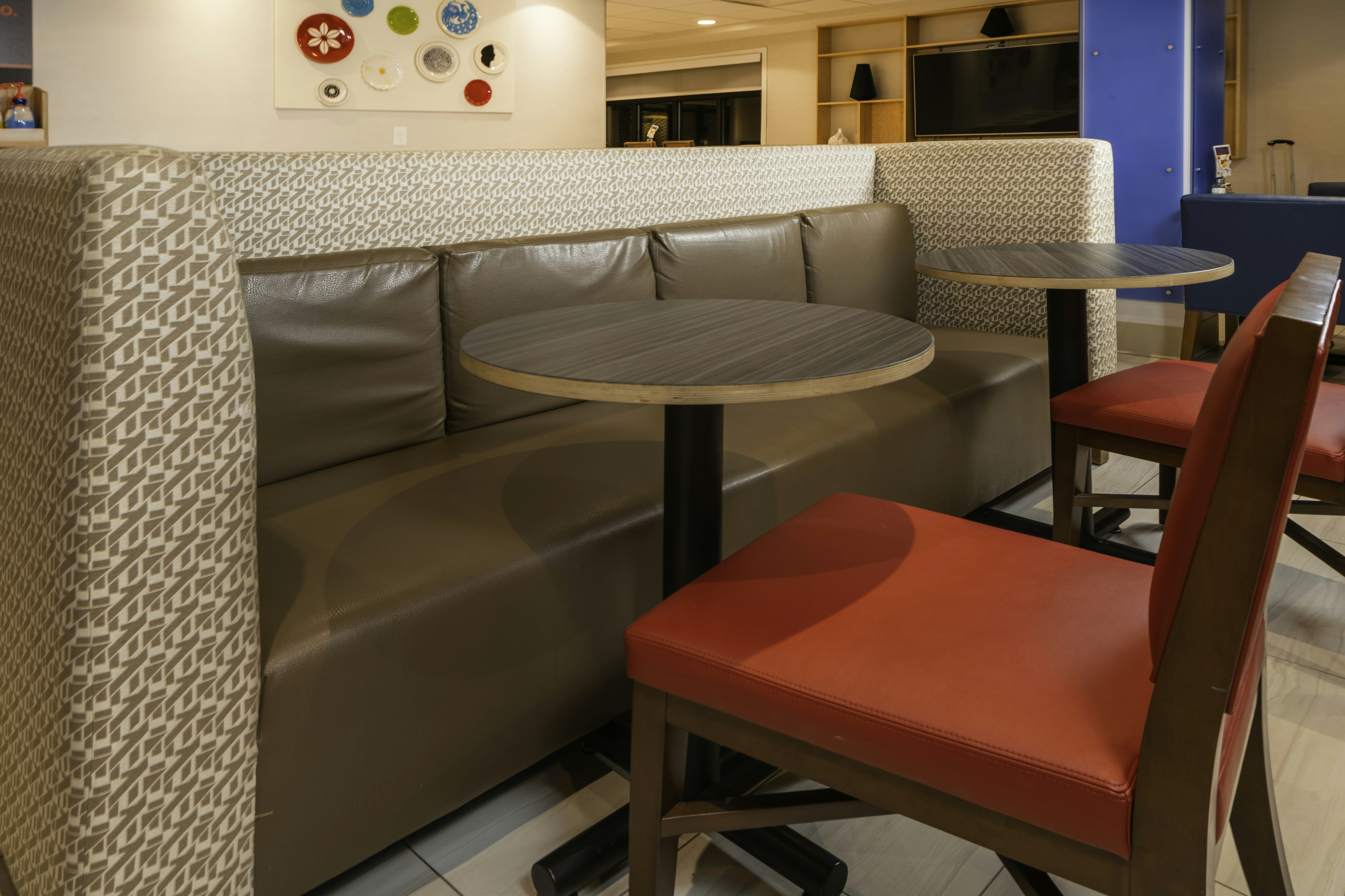 HOLIDAY INN EXPRESS ROCHELLE 53/71