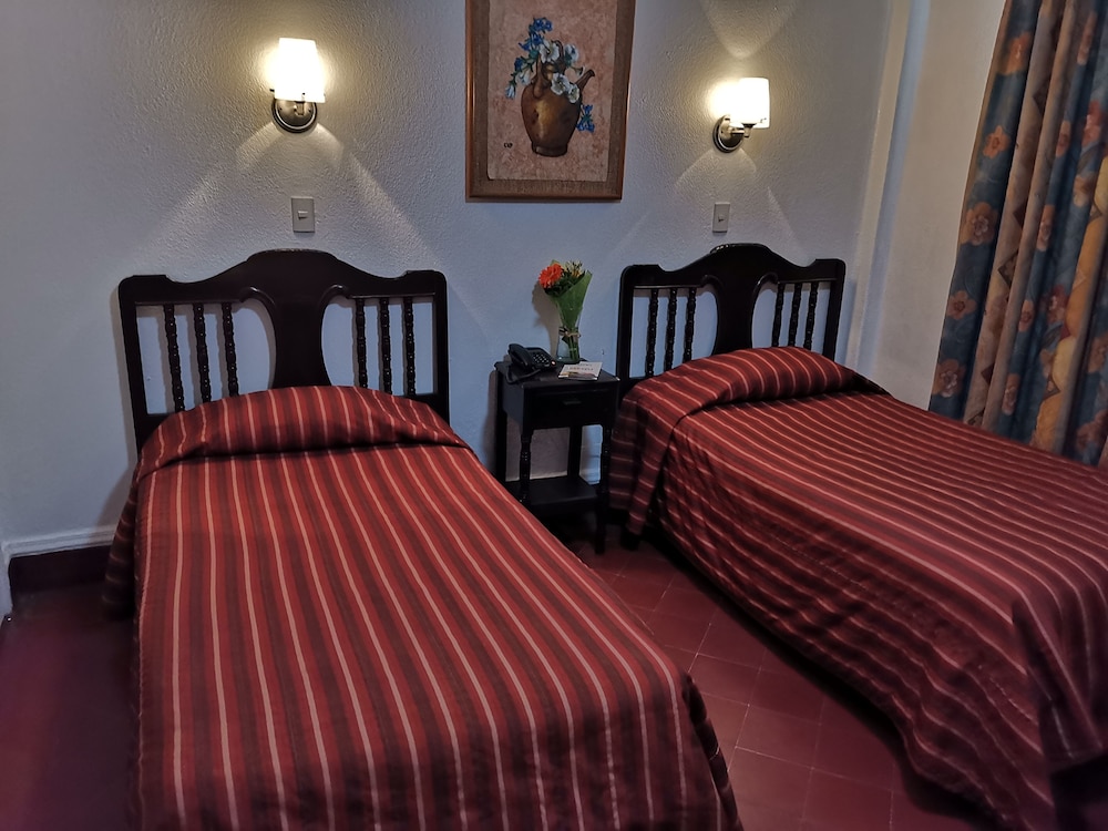 HOTEL 5A AVENIDA 28/34