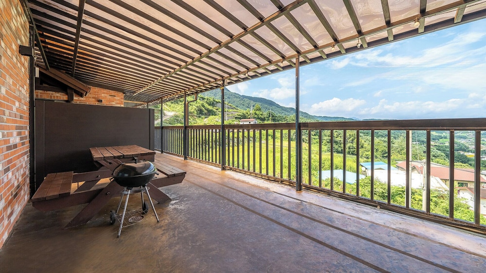 Gapyeong Botanical Pension 27/50
