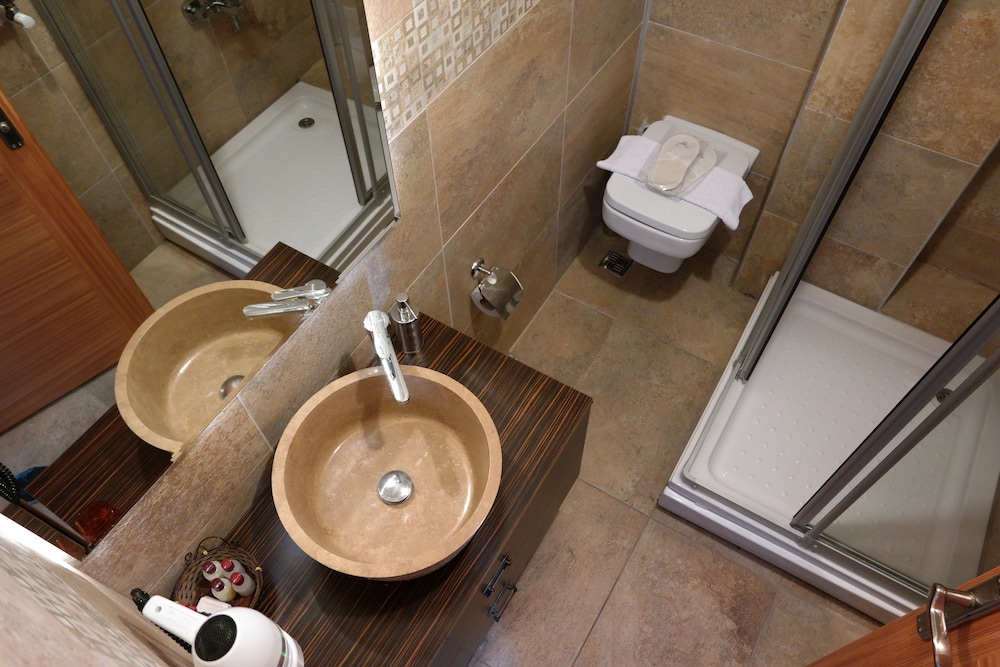Mytra Hotel 49/50