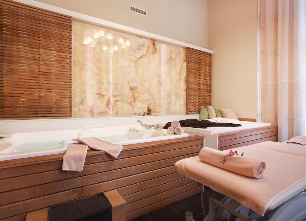 Ana Hotels Bradul Poiana Brasov 10/30