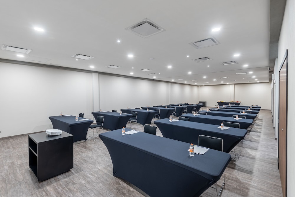 City Express by Marriott Queretaro 46/55