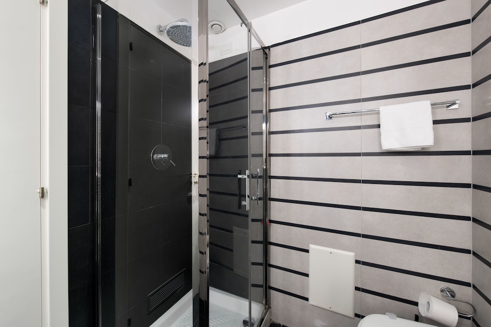 SANTA CHIARA BOUTIQUE HOTEL 38/73