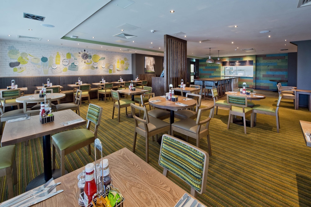 Premier Inn Cheltenham Town Centre 31/44