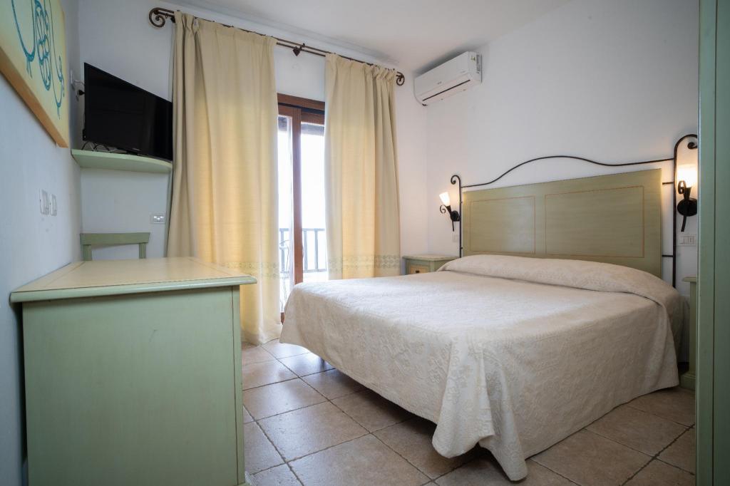 Deluxe, Double Bed, Sunset View
