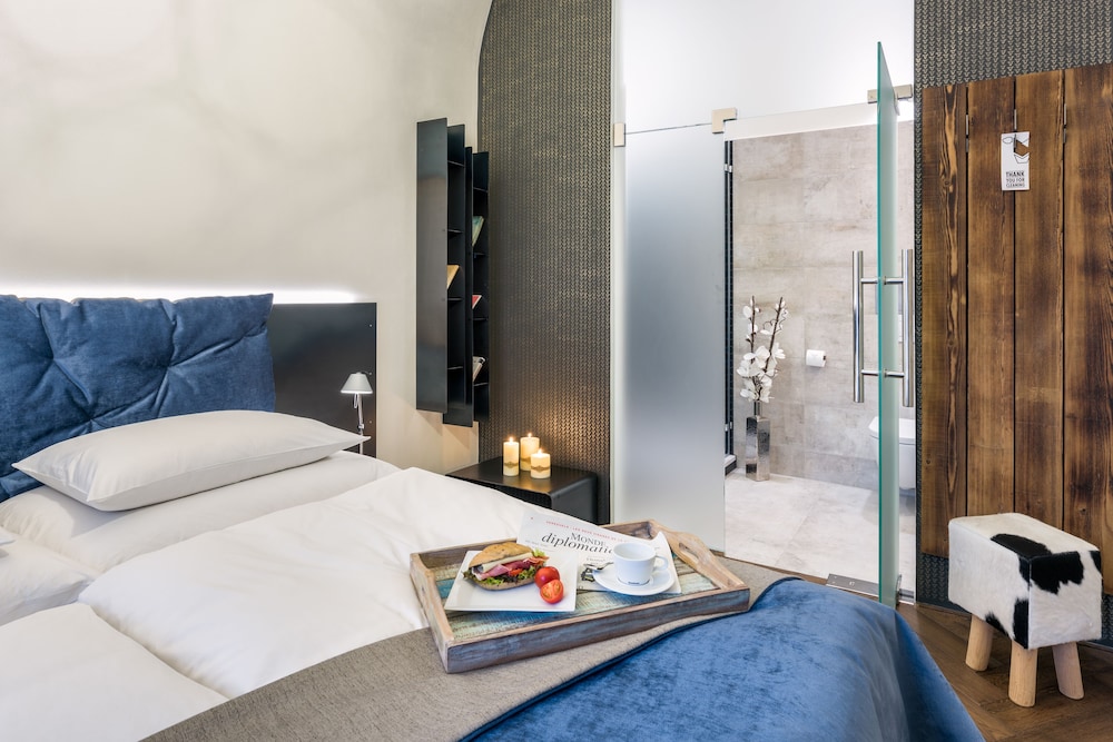 Mooo By The Castle 19/66