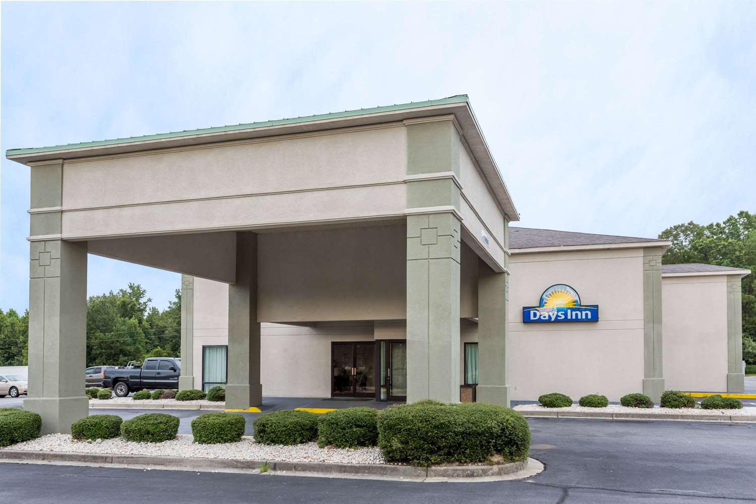 Days Inn By Wyndham Lugoff 2/30