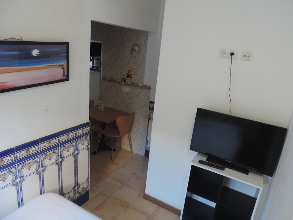 Hostal El Cascabel 9/75