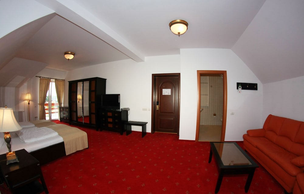 Monterai Resort 42/63