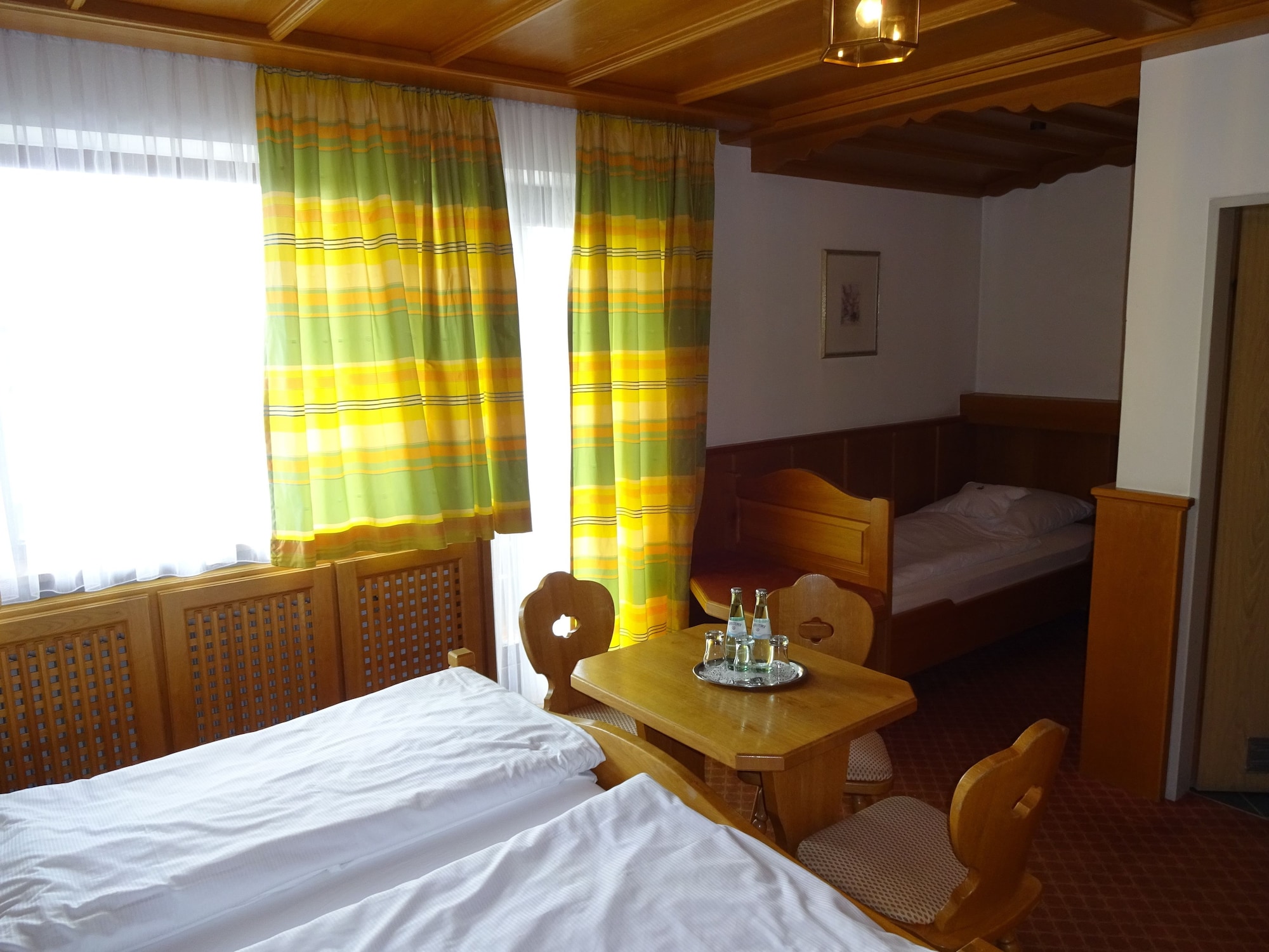ROOM, TRIPLE