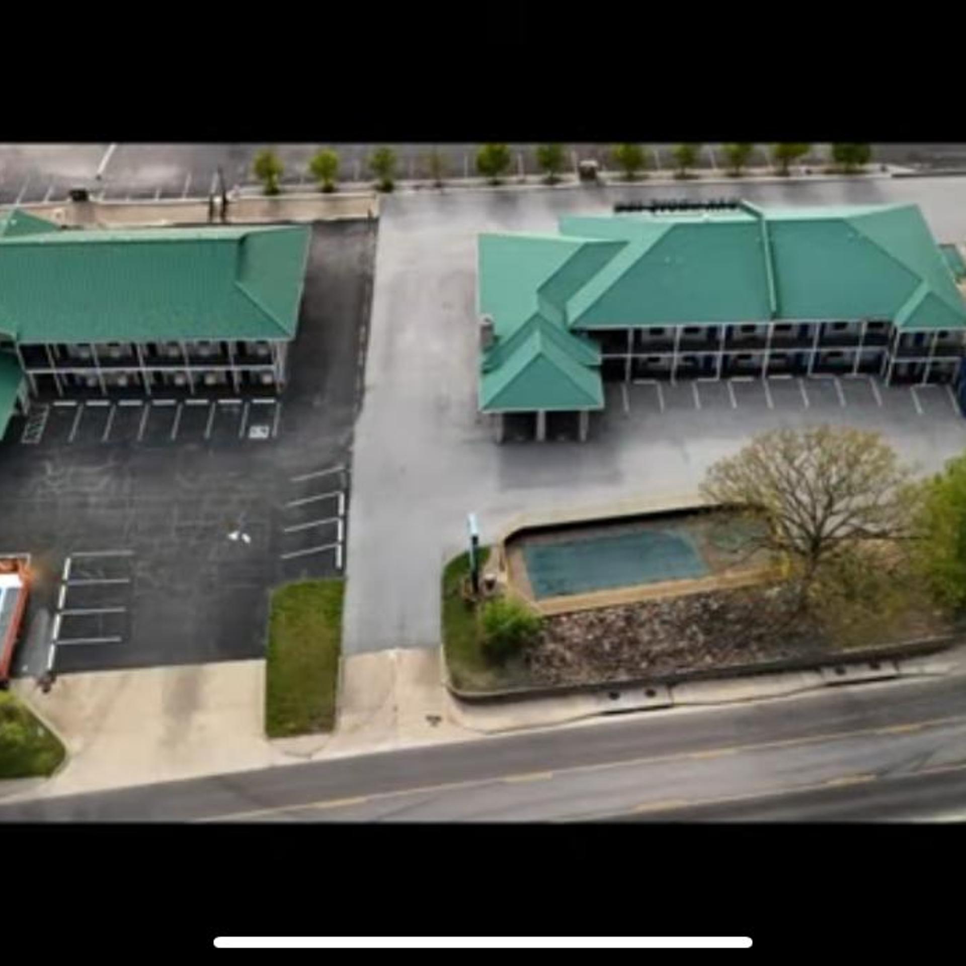 Oak Grove Inn 2/50