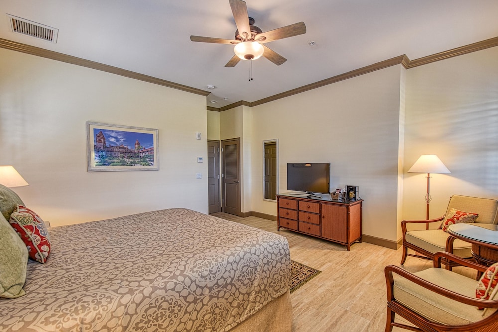 PREMIUM, KING BED, COURTYARD VIEW, BALCONY