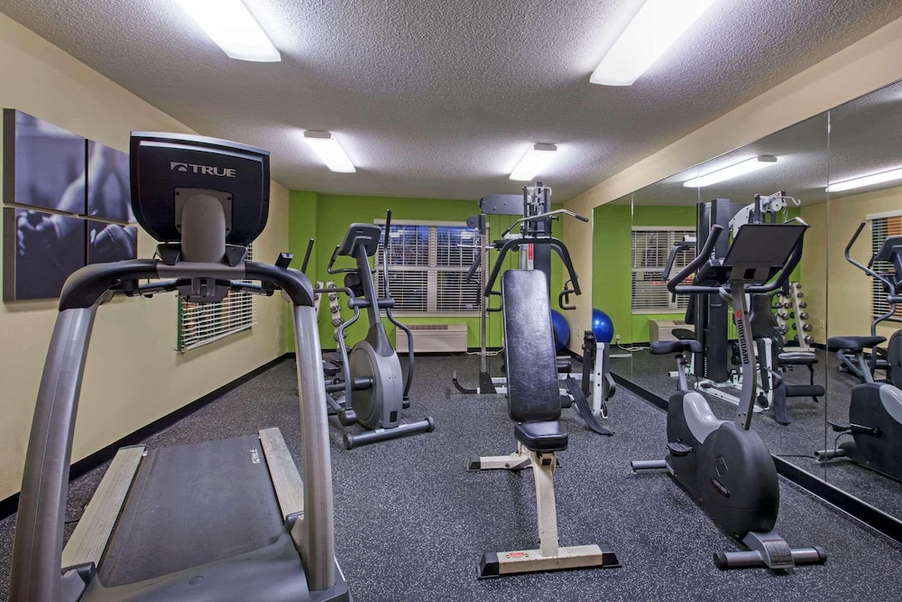 Country Inn Suites By Radisson Mason City Ia 27/50