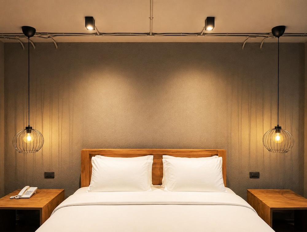Deluxe, Queen Bed