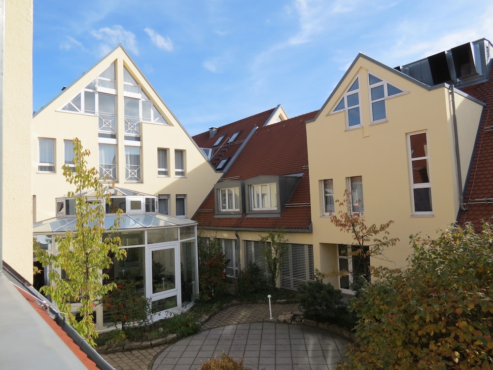 Comfor Hotel 65/72