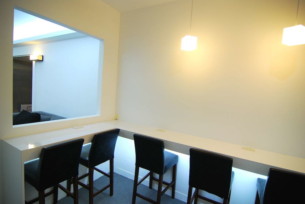 Inn Cube Ximen 5/38