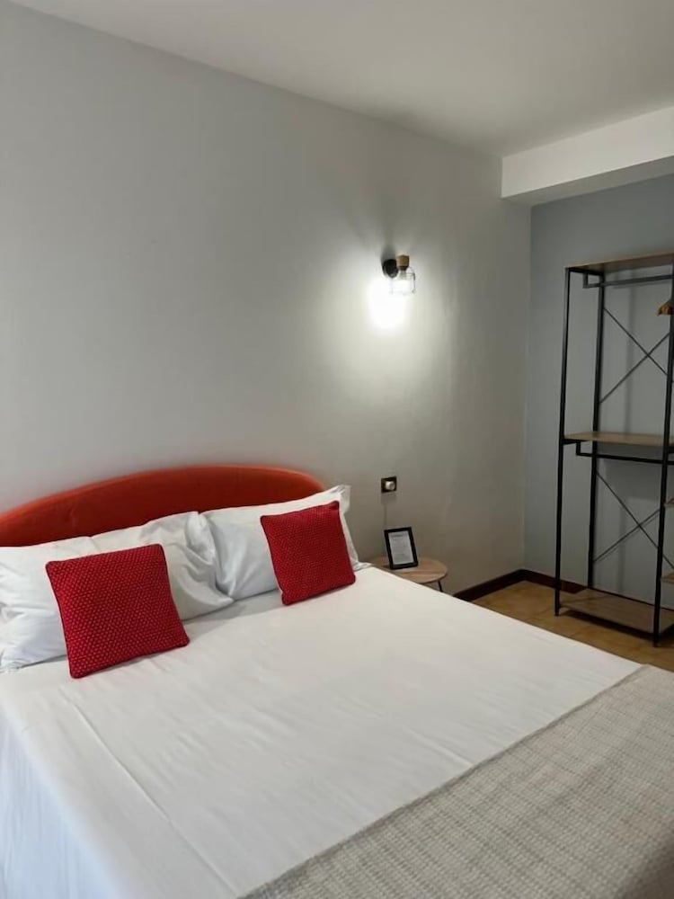 Economy, Queen Bed, Annex