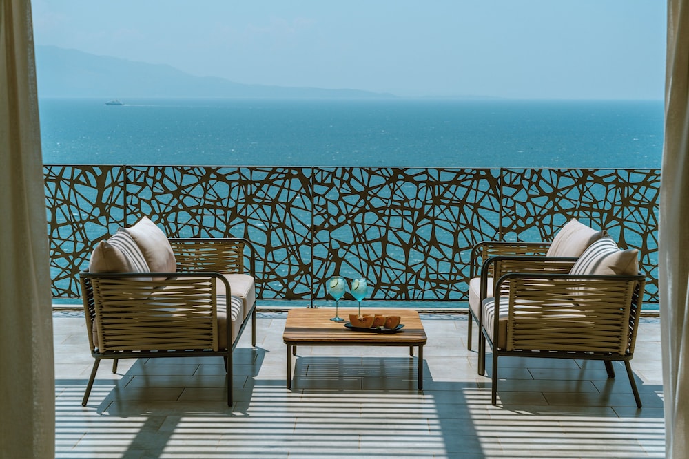 Glow Boutique Hotel & Suites 27/50
