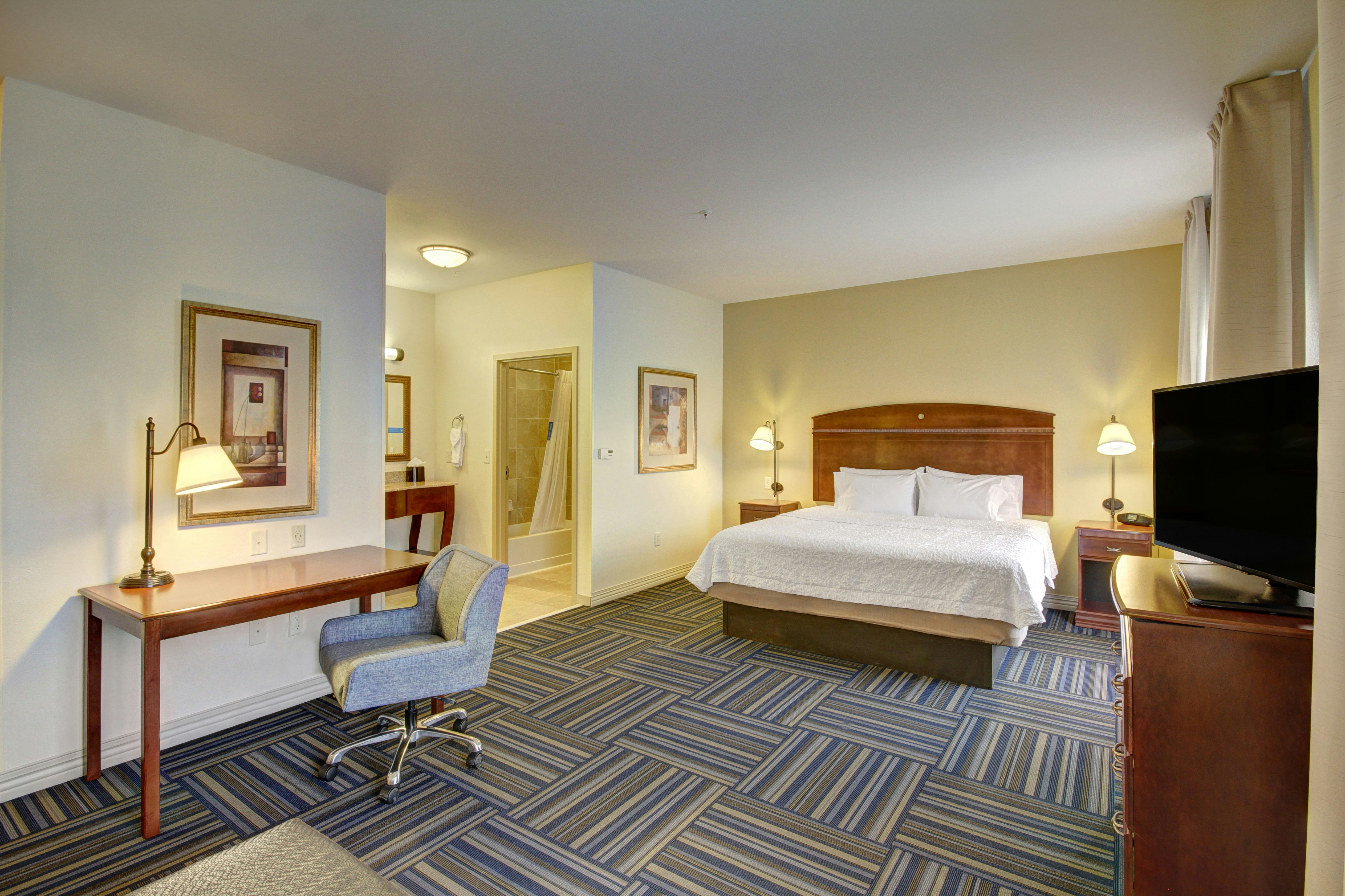 Hampton Inn & Suites Alexandria MN 15/50