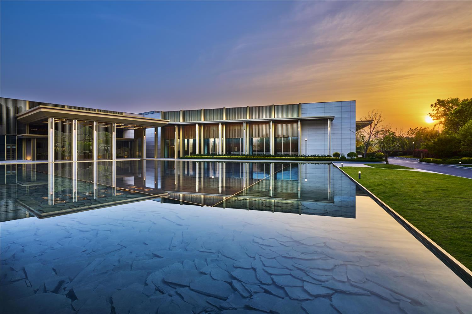 Inso Hotel Chongqing, Curio Collection by Hilton 2/57