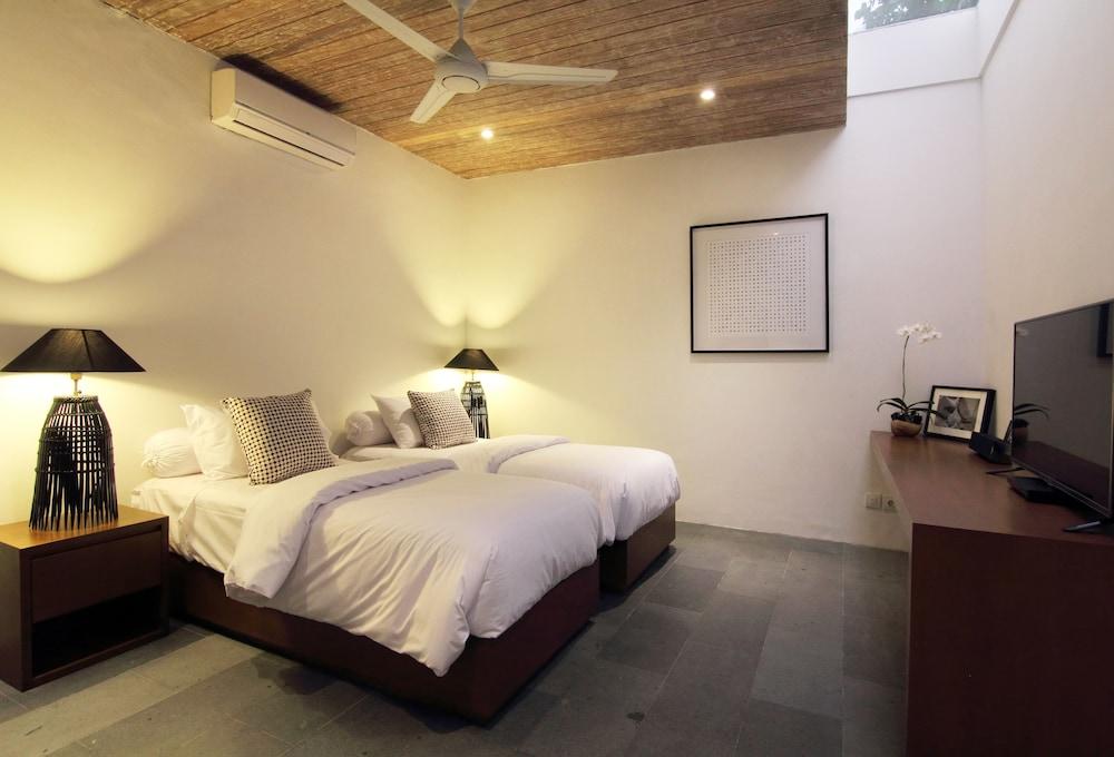 Abivilla Seminyak 4/15