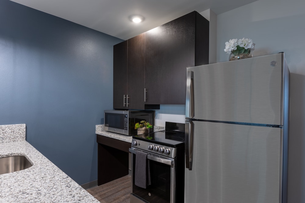 stayAPT Suites Alexandria-Fort Belvoir 29/37
