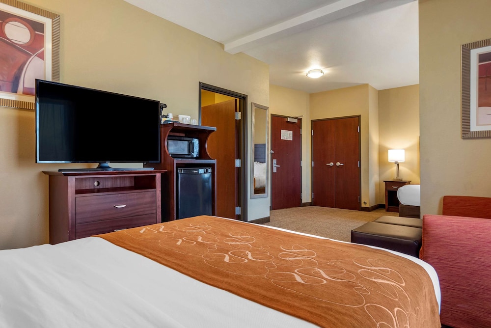 SUITE, 2 DOUBLE BEDS, ACCESSIBLE