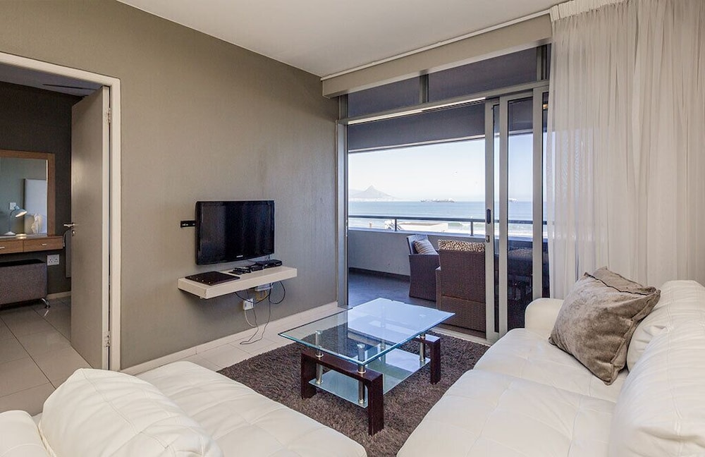 غرفة بسرير كوين بشرفة بغرفتي نوم في الطابق الأرضي، Infinity Self-Catering Apartments 3/5