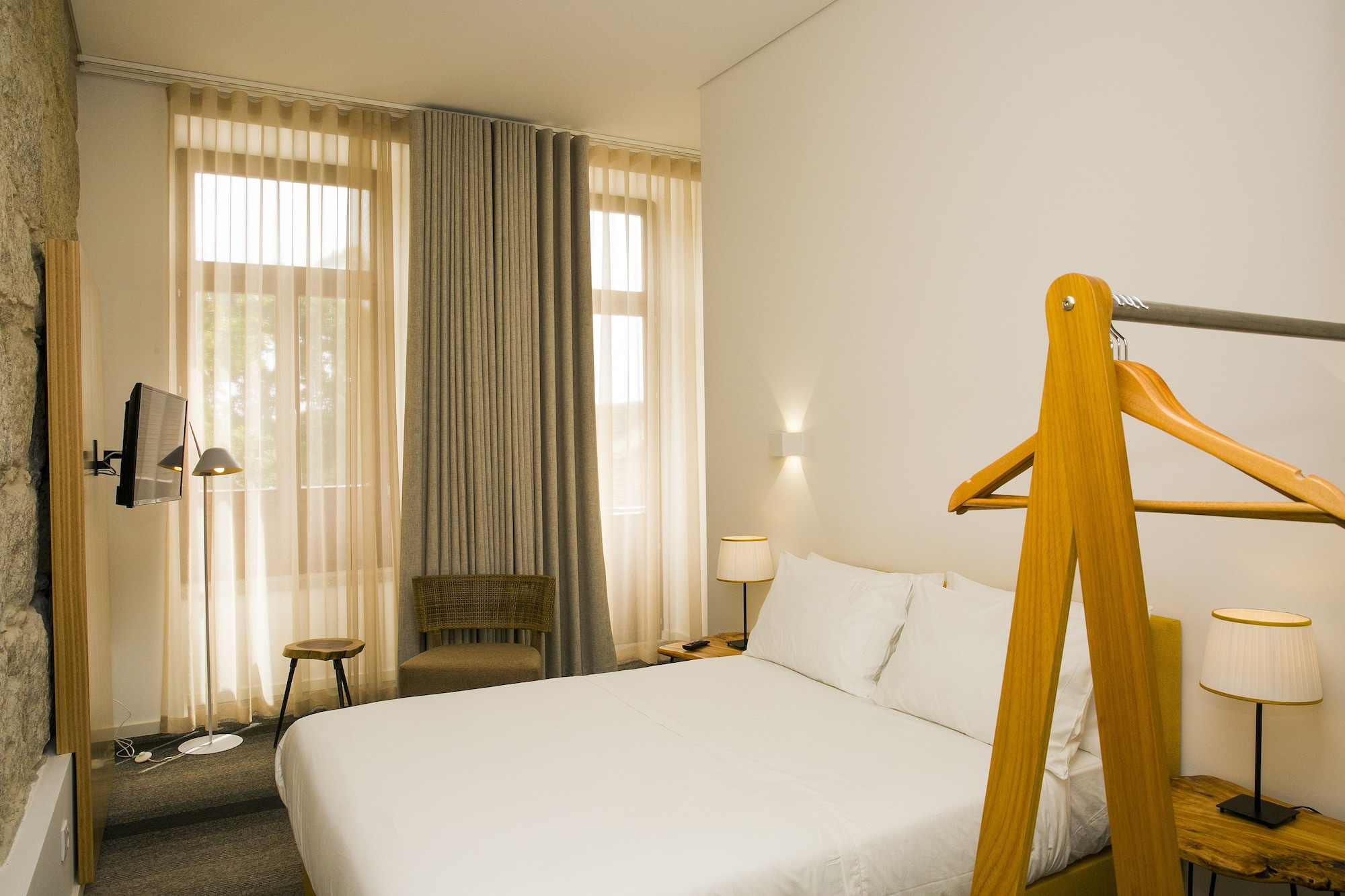 DELUXE, DOUBLE BED